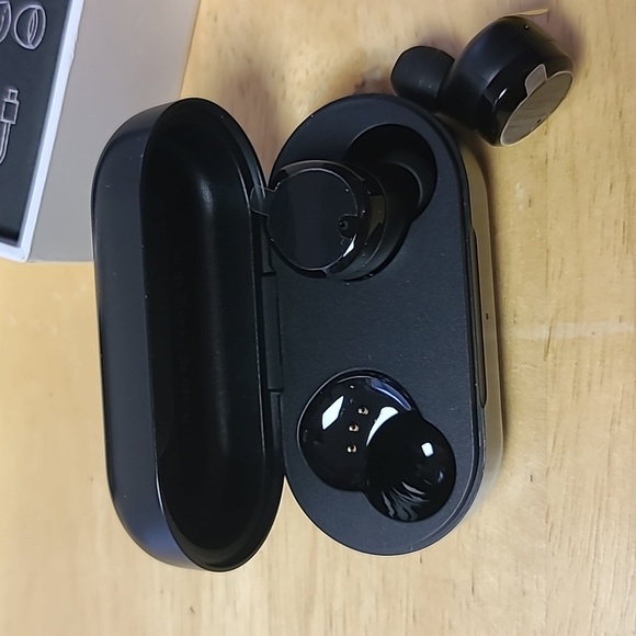 TOZO T12 True wireless stereo ear buds - Picture 7 of 7